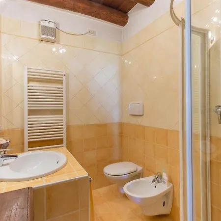 Corte Antica Canossa Del 1600 Bed and breakfast